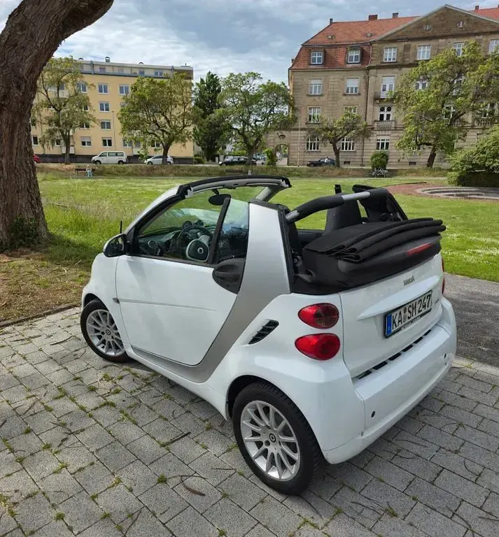 Gebraucht Smart ForTwo Cabrio Passion 71 PS (52 kW) 2011 Weiß Cabrio