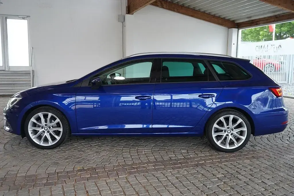Używany Seat Leon ST FR 150 KM (110 kW) 2019 Niebieski Kombi