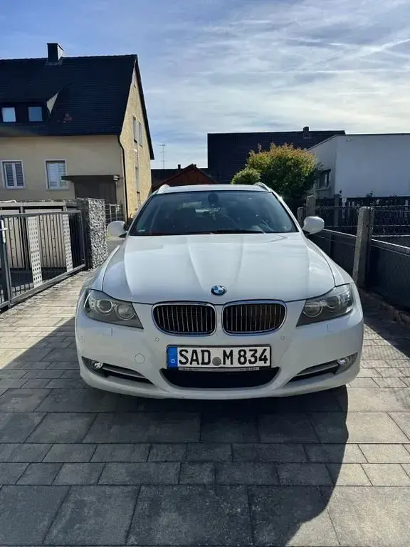 Gebraucht BMW 325 M Sport 204 PS (150 kW) 2011 Weiß Kombi