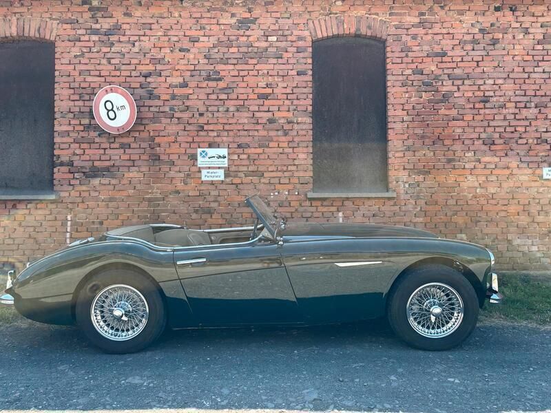 Grün Gebraucht 1960 Austin Healey 3000 MK I Cabrio | 41.111 € - Bild 1/4