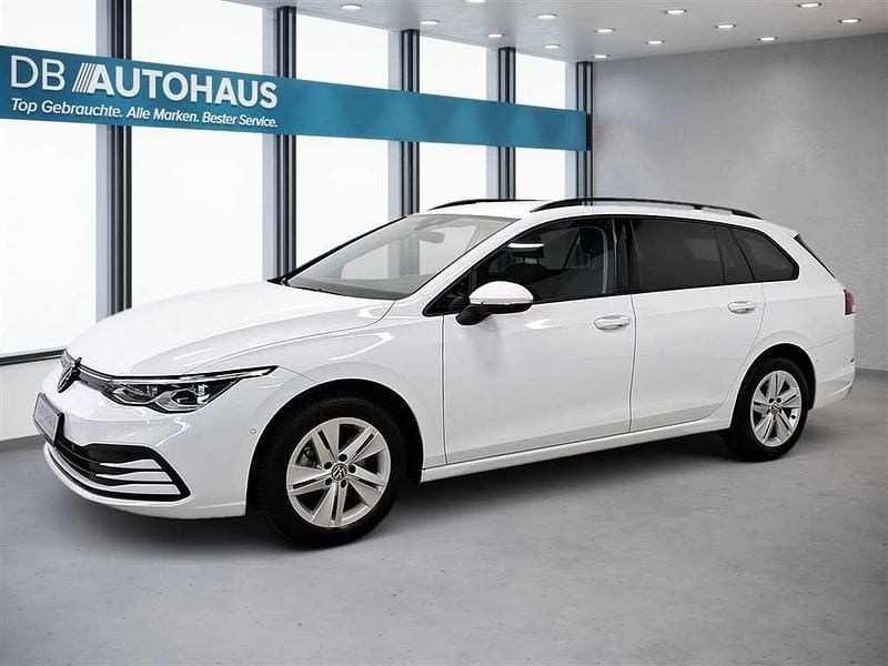 Weiß Gebraucht 2023 VW Golf VIII Life Kombi | 19.420 € (Guter Preis) - Bild 1/4