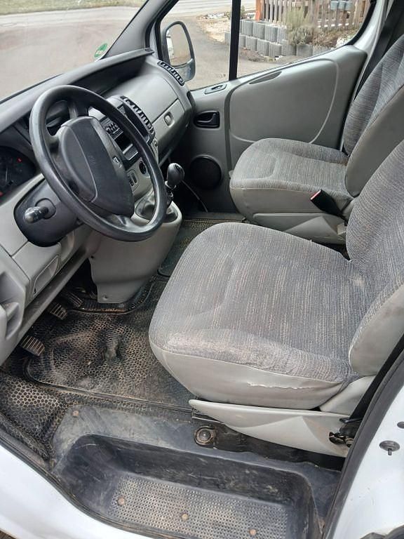 Gebraucht Renault Trafic 90 PS (66 kW) 2010 Weiß Van / Kleinbus