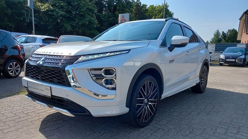 Weiß Gebraucht 2023 Mitsubishi Eclipse Cross Select SUV | 26.990 € (Etwas zu teuer) - Bild 1/4