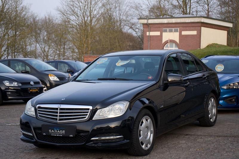 Second-hand Mercedes C180 120 CP (88 kW) 2011 Negru Berlinǎ