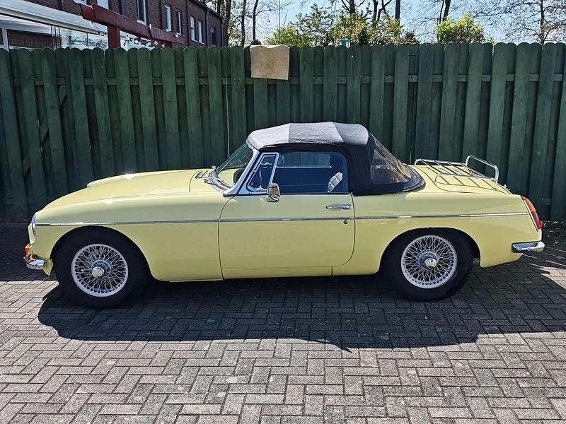 Gebraucht MG B 95 PS (69 kW) 1964 Gelb Cabrio