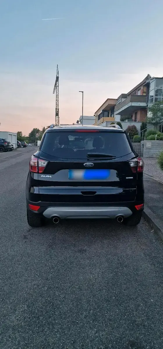 Gebraucht Ford Kuga 150 PS (110 kW) 2017 Schwarz SUV