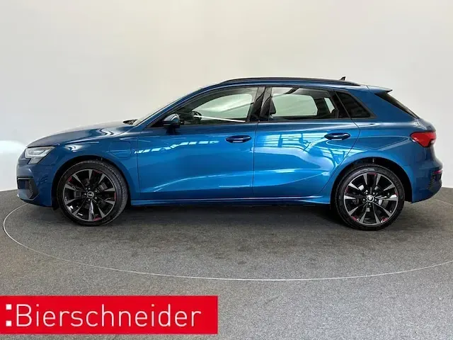 Gebraucht Audi A3 Sportback e-tron Ambiente 204 PS (150 kW) 2022 Atollblau metallic Kleinwagen