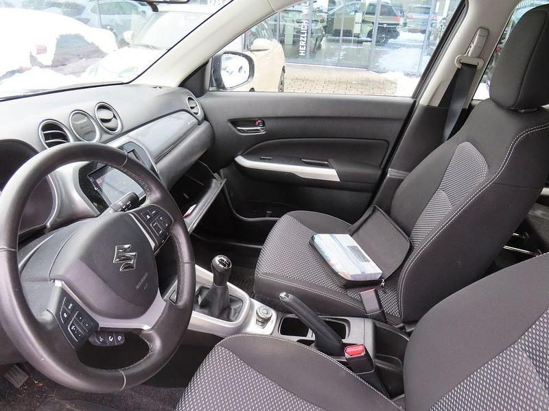 Gebraucht Suzuki Vitara Comfort 120 PS (88 kW) 2018 Schwarz SUV