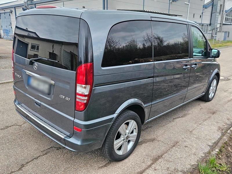 Second-hand Mercedes Viano 224 CP (164 kW) 2012 Gri Monovolum