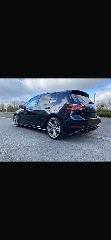 Gebraucht VW Golf VII R 310 PS (228 kW) 2017 Schwarz Kleinwagen