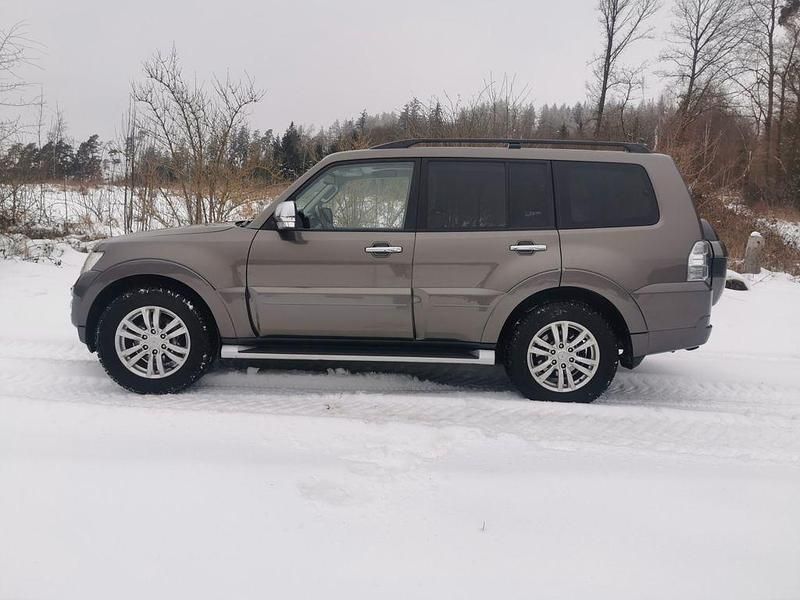 Gebraucht Mitsubishi Pajero Top 200 PS (147 kW) 2015 Braun SUV