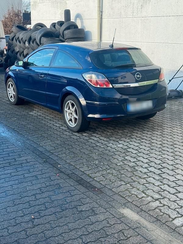 Gebraucht Opel Astra GTC 140 PS (102 kW) 2006 Blau Kleinwagen