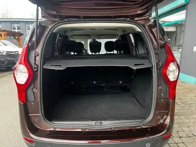 Gebraucht Dacia Lodgy Lauréate 116 PS (85 kW) 2017 Braun Van / Kleinbus