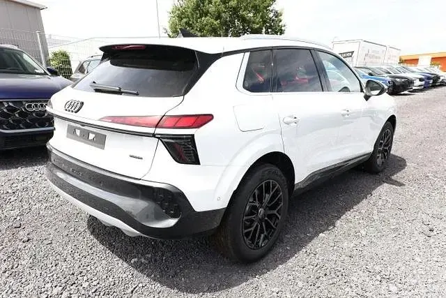 Neu Audi Q3 Ambiente 204 PS (150 kW) 2026 (arkonaweiß) SUV