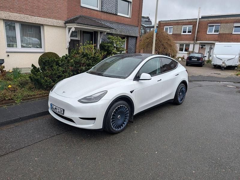 Gebraucht Tesla Model Y Standard Range 235 kW (320 PS) 2023 Weiß SUV