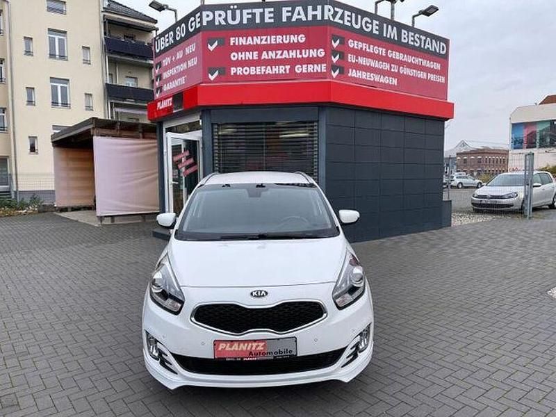 Weiß Gebraucht 2016 Kia Carens FIFA World Cup Edition Van / Kleinbus | 11.999 € (Fairer Preis) - Bild 1/4
