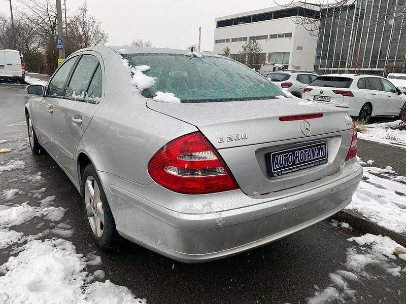 Gebraucht Mercedes E200 122 PS (89 kW) 2005 Silber Limousine