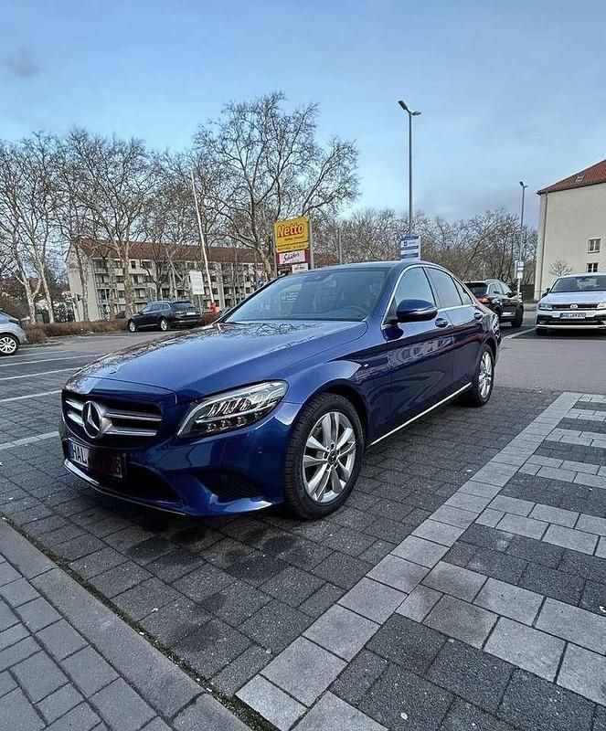 Gebraucht Mercedes C180 156 PS (114 kW) 2020 Blau Limousine