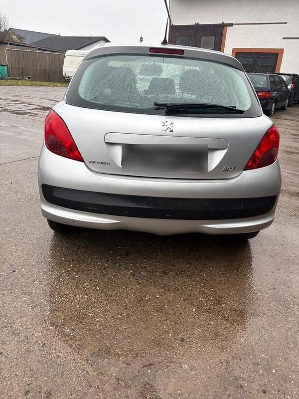 Gebraucht Peugeot 207 90 PS (66 kW) 2007 Silber Kleinwagen