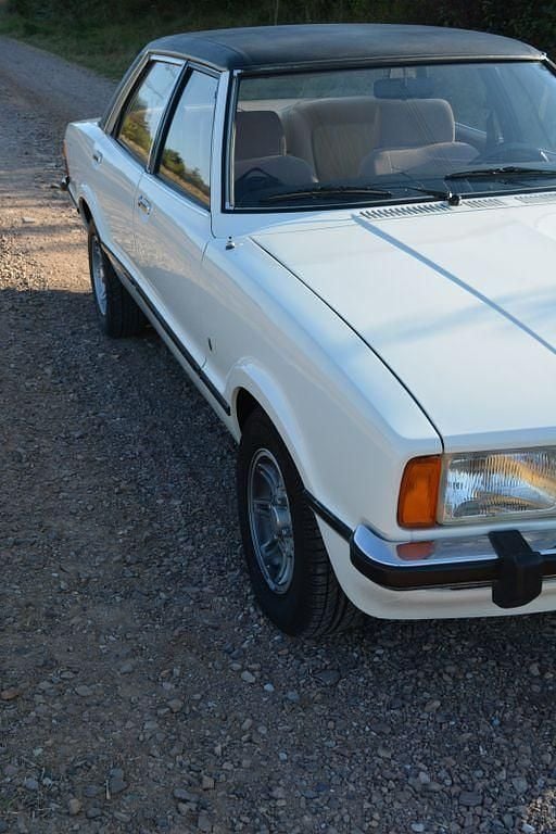 Gebraucht Ford Taunus Ghia 72 PS (52 kW) 1977 Weiß Limousine