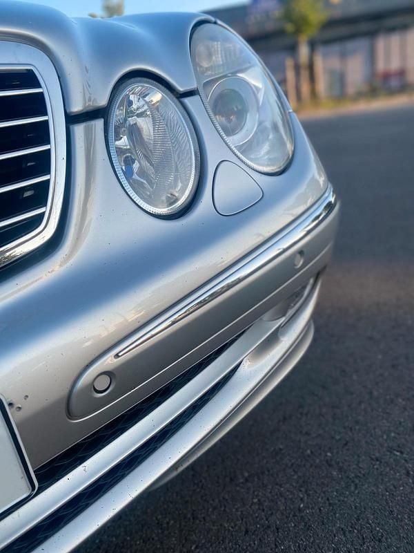 Gebraucht Mercedes E240 Avantgarde 177 PS (130 kW) 2004 Silber Limousine