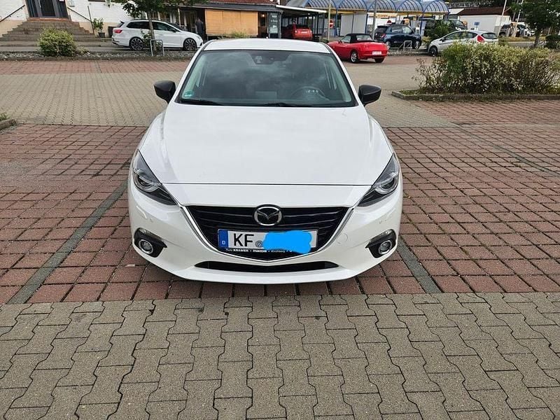 Weiß Gebraucht 2013 Mazda 3 Sports-Line Limousine | 11.000 € (Etwas zu teuer) - Bild 1/4