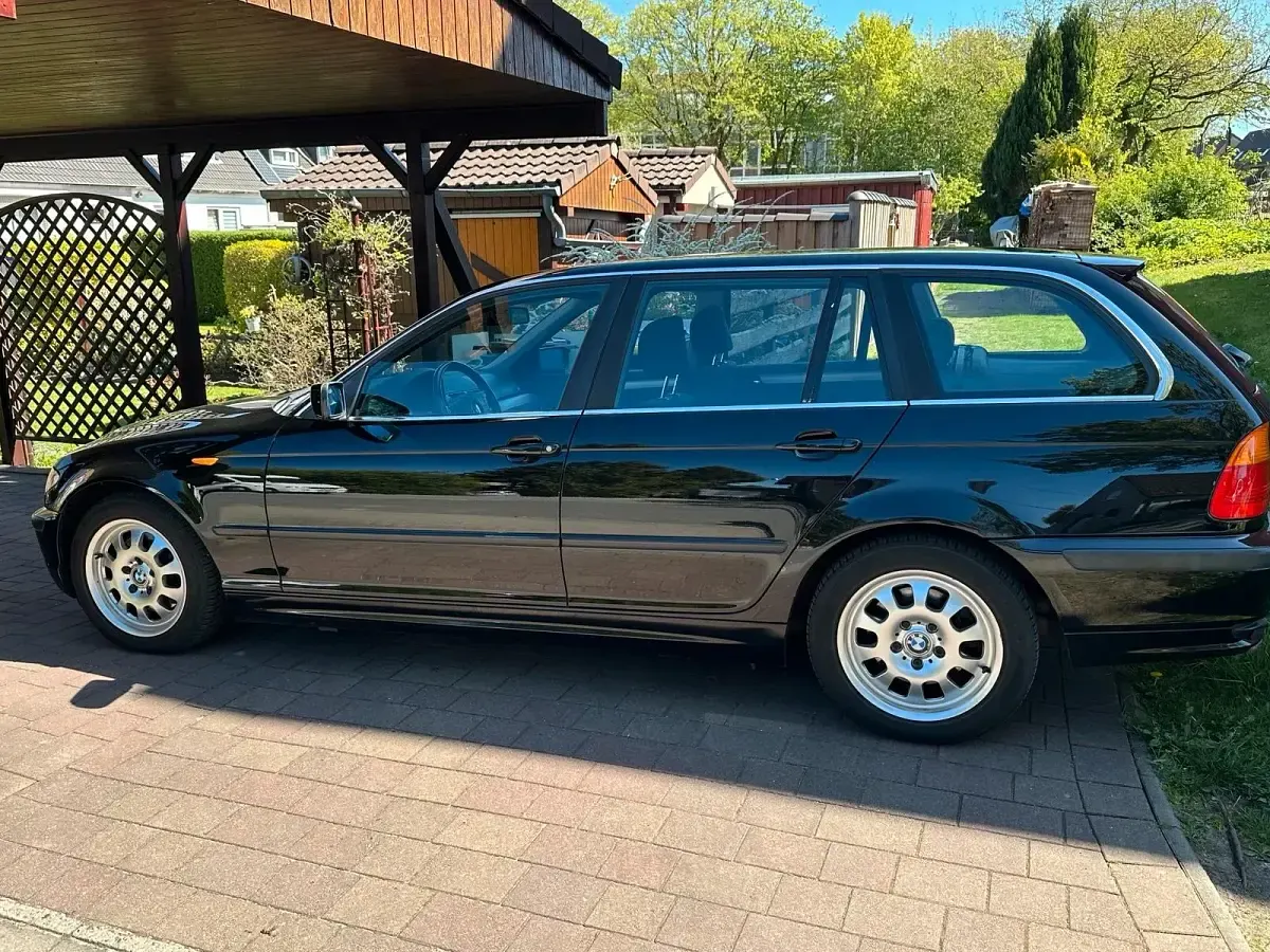 Second-hand BMW 320 170 CP (125 kW) 2002 Negru Break