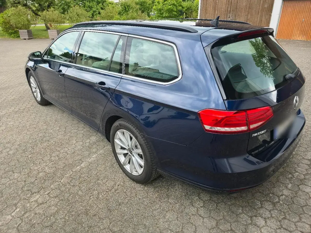 Gebraucht VW Passat 150 PS (110 kW) 2017 Blau Kombi
