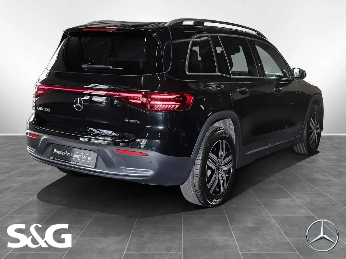 Gebraucht Mercedes EQB300 167 kW (228 PS) 2025 Schwarz SUV