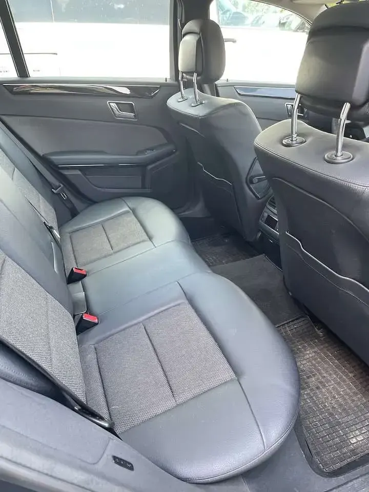 Gebraucht Mercedes E200 136 PS (100 kW) 2011 Grau Kombi