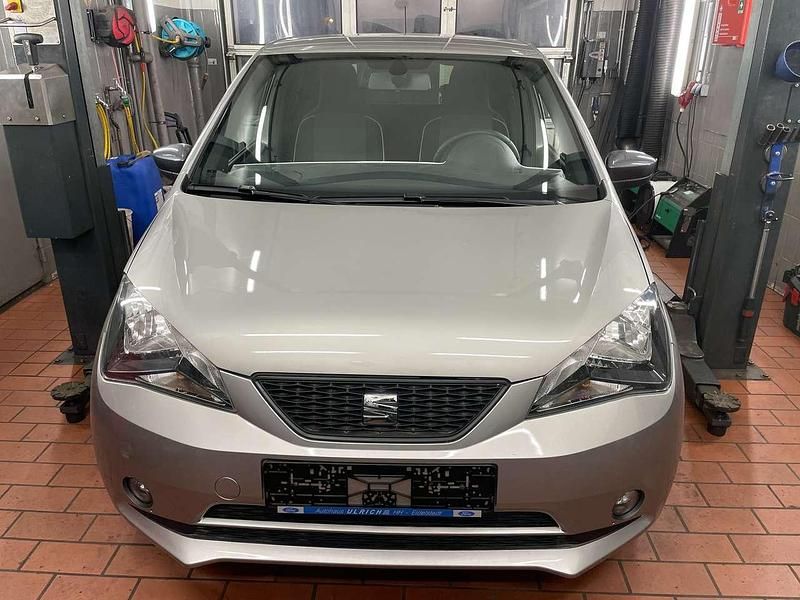 Gebraucht Seat Mii Chic 75 PS (55 kW) 2019 Tungsteno silber Kleinwagen