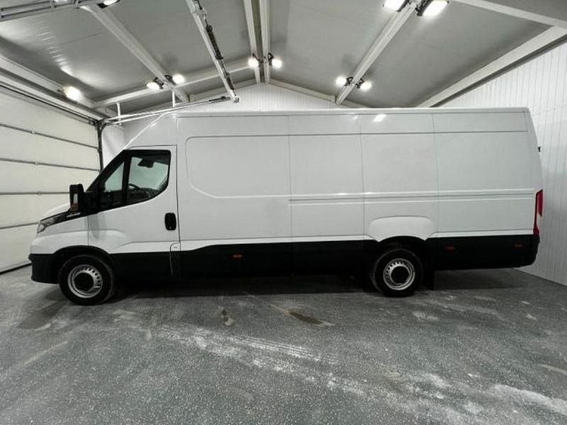 Second-hand Iveco Daily 156 CP (114 kW) 2023 Alb Van