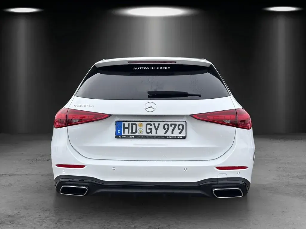 Gebraucht Mercedes C220 AMG 197 PS (144 kW) 2026 Weiß Limousine