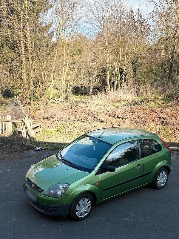 Gebraucht Ford Fiesta 75 PS (55 kW) 2005 Grün Kleinwagen