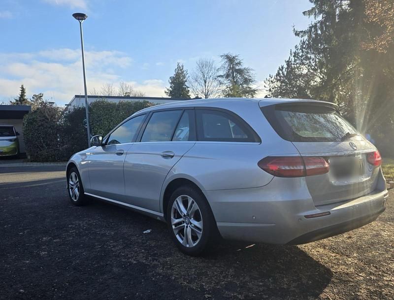 Gebraucht Mercedes E220 170 PS (125 kW) 2007 Grau Kombi