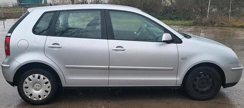 Gebraucht VW Polo 64 PS (47 kW) 2004 Silber Kleinwagen