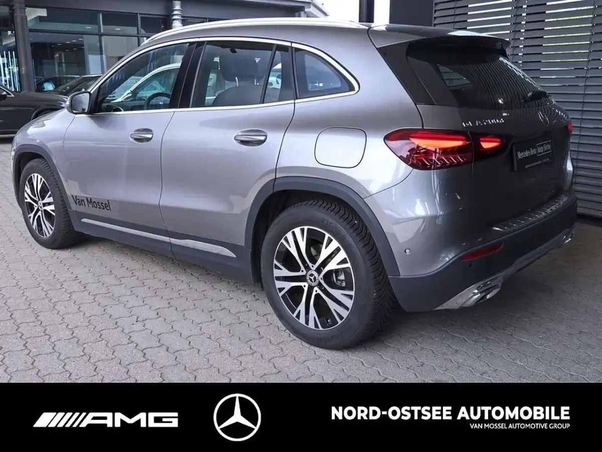 Gebraucht Mercedes GLA200 Progressive 150 PS (110 kW) 2025 Grau SUV