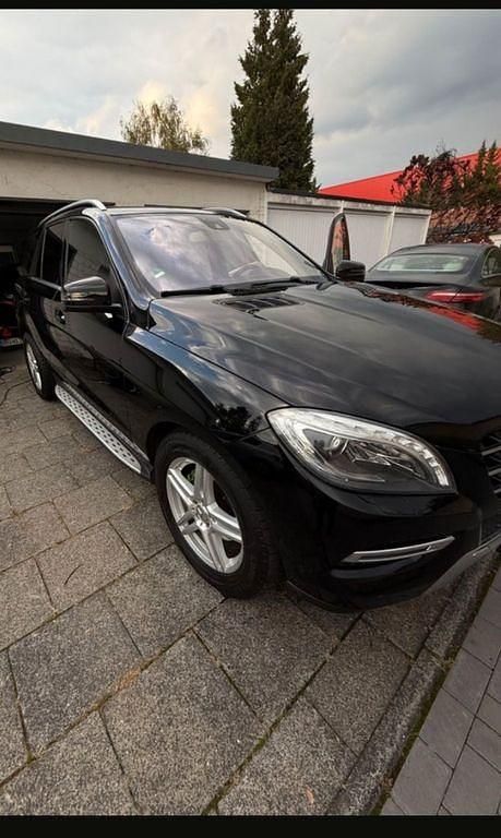 Gebraucht Mercedes ML250 204 PS (150 kW) 2014 Schwarz SUV