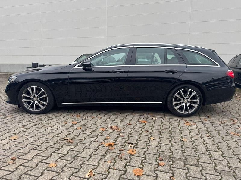 Gebraucht Mercedes E220 194 PS (142 kW) 2016 Schwarz Kombi