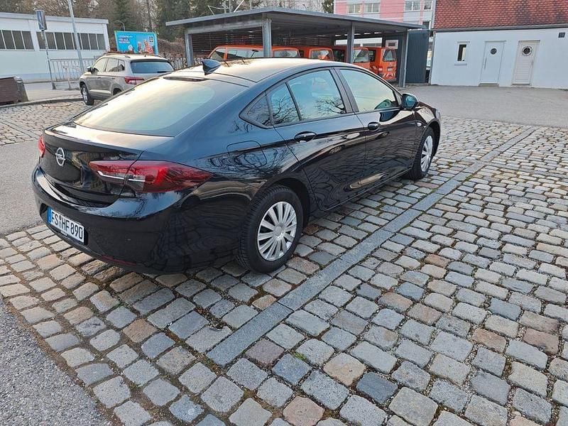 Gebraucht Opel Insignia Edition 140 PS (102 kW) 2017 Blau Limousine