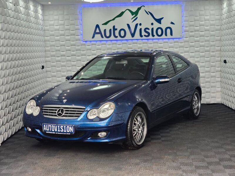 Gebraucht Mercedes C180 143 PS (105 kW) 2006 Blau Coupé