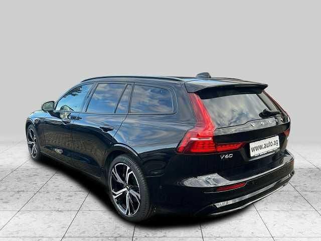 Gebraucht Volvo V60 145 PS (106 kW) 2025 Kombi