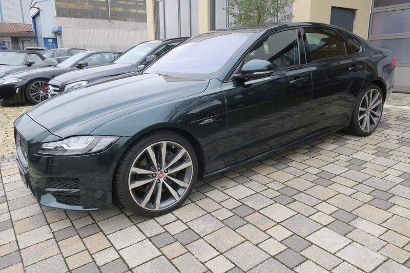 British racing green Gebraucht 2016 Jaguar XF R-Sport Limousine | 25.900 € (Teuer) - Bild 1/4
