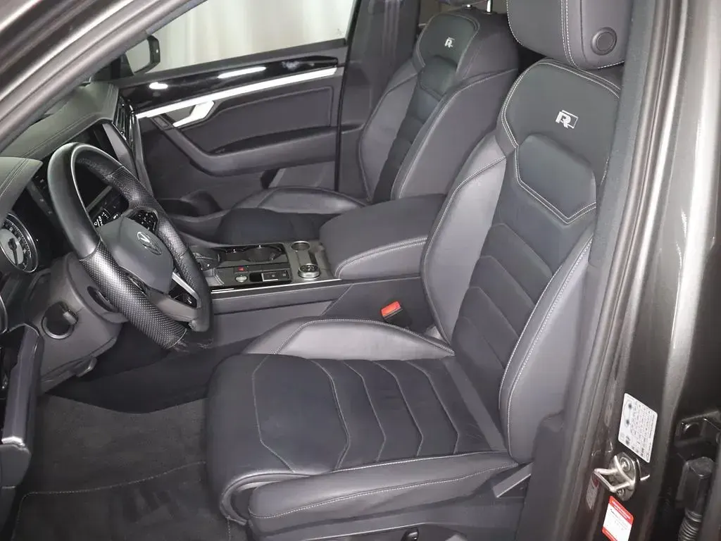 Gebraucht VW Touareg R-line 340 PS (250 kW) 2021 Siliziumgrau metallic (metallic) SUV