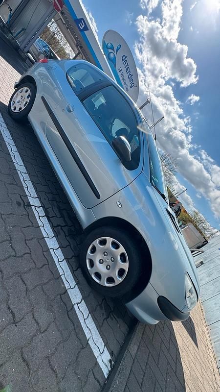 Gebraucht Peugeot 206 75 PS (55 kW) 2005 Silber Kleinwagen