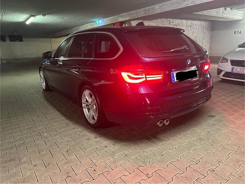 Gebraucht BMW 320 M Sport 190 PS (139 kW) 2017 Blau Kombi