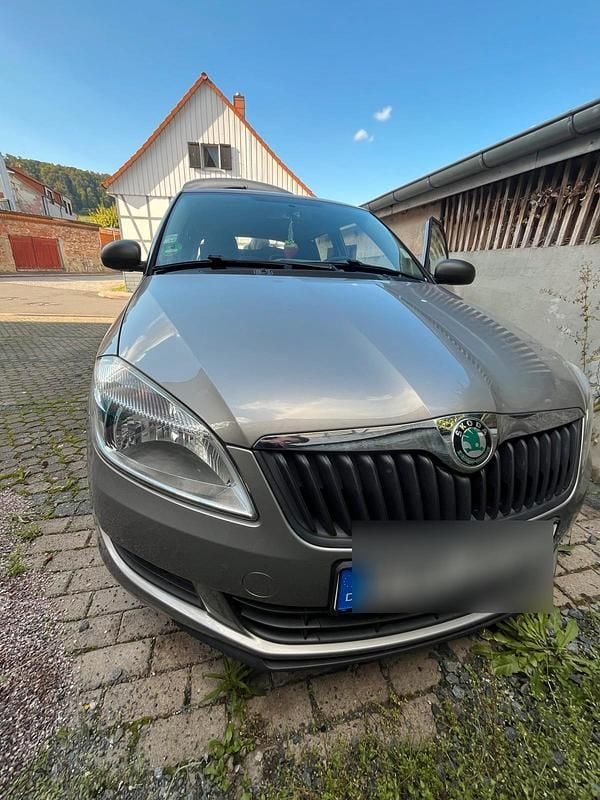 Andere farben Gebraucht 2010 Skoda Fabia Kleinwagen | 2.000 € (Superpreis) - Bild 1/4