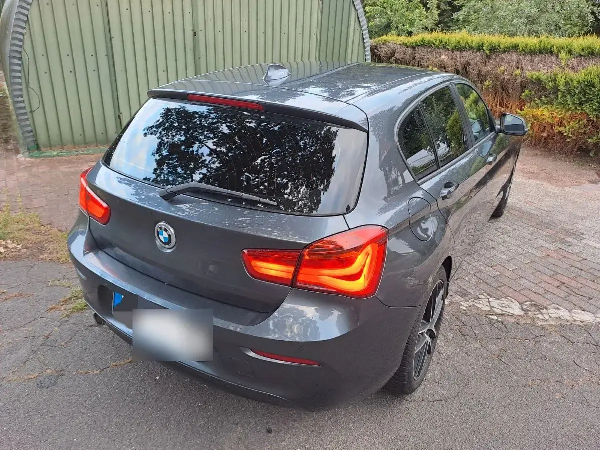 Gebraucht BMW 116 Advantage 116 PS (85 kW) 2016 Grau Kleinwagen