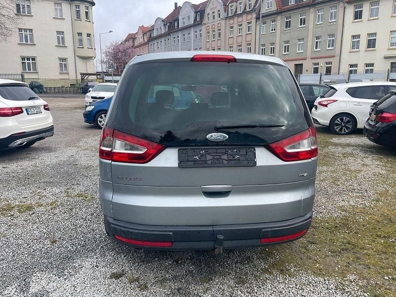 Gebraucht Ford Galaxy Ghia 131 PS (96 kW) 2008 Silber Van / Kleinbus