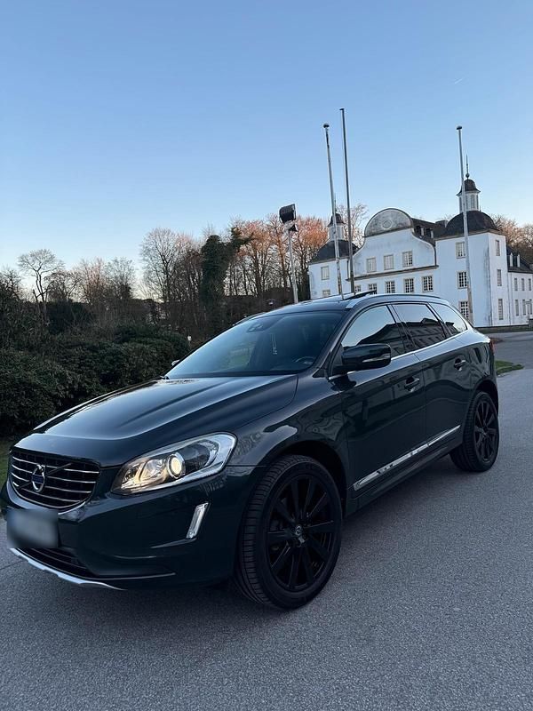 Gebraucht Volvo XC60 Summum 181 PS (133 kW) 2015 Grau SUV